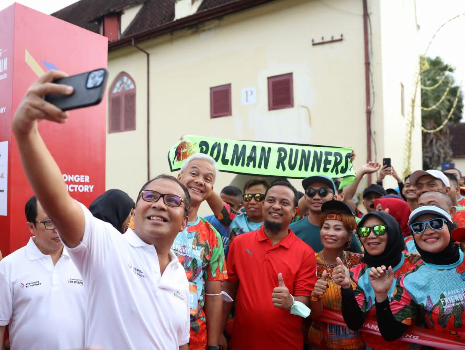 Bersama Ganjar Pranowo, Danny Beri Semangat Ratusan Pelari Friendship Run